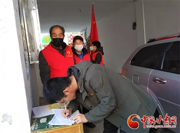 【甘肅全民戰(zhàn)“疫”】退休不褪色 戰(zhàn)“疫”一線顯擔(dān)當（圖）