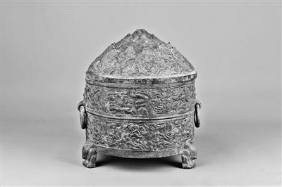 平?jīng)霾┥缴w神獸紋銅樽，東漢人向往過上神仙生活的印跡