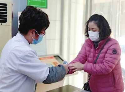 暖心服務(wù) 為企業(yè)貼心護航 我市各區(qū)縣加快推進企業(yè)復(fù)工復(fù)產(chǎn)