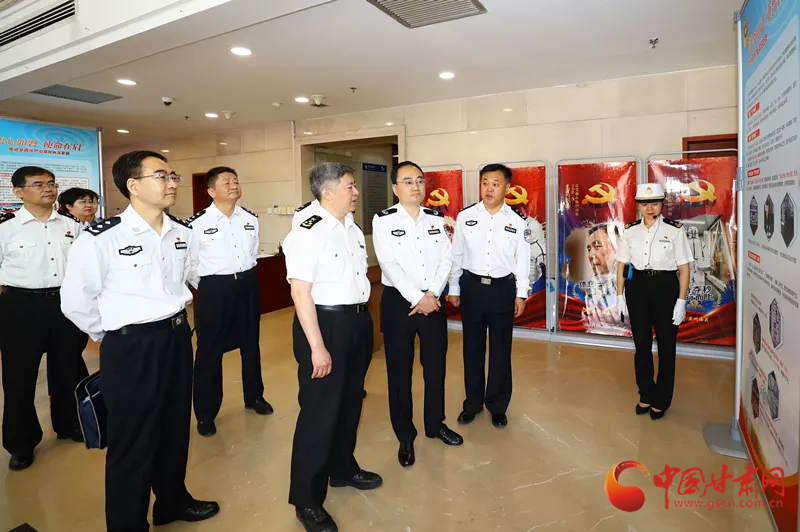 余建在調研蘭州海關緝私工作時強調：深化務實協作 為甘肅改革發(fā)展穩(wěn)定大局作出新的更大貢獻（圖）