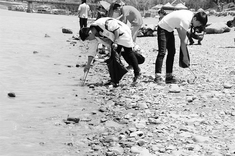 保護母親河，我們一直在路上……