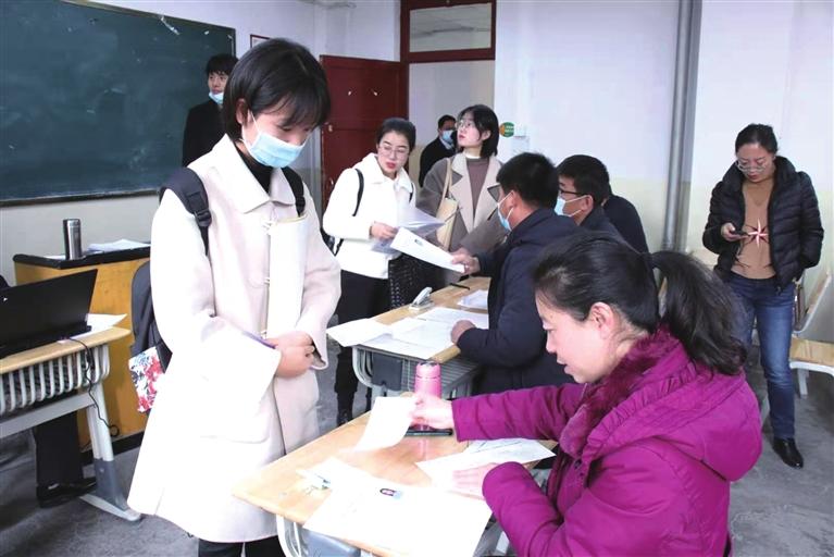 甘肅省舉辦師范類文化藝術類畢業(yè)生雙選會 149家單位提供6000余個崗位 500余人簽約