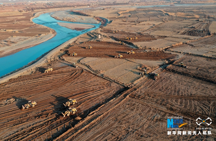 【“飛閱”中國】甘肅張掖：萬畝高標準農(nóng)田建設(shè)酣