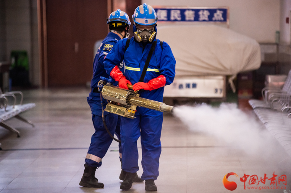 【新春走基層】護(hù)航回家路，蘭州車站這波操作很硬核！