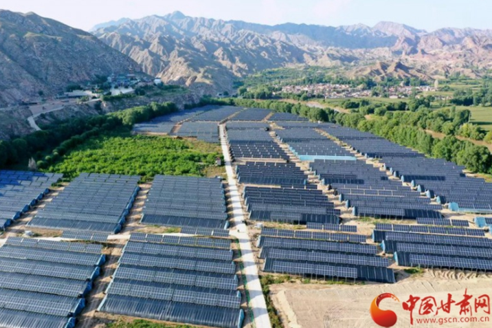 【奮斗百年路 啟航新征程 脫貧攻堅(jiān)答卷】以村為家，把貧困戶當(dāng)家人——記全國(guó)脫貧攻堅(jiān)先進(jìn)個(gè)人錢有