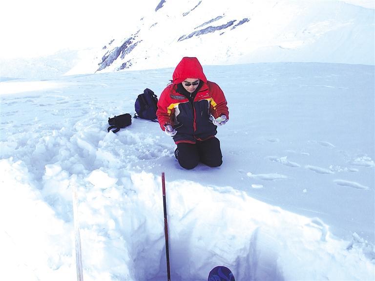 中科院西北研究院研究員李宗?。浩钸B山上的“守望者”