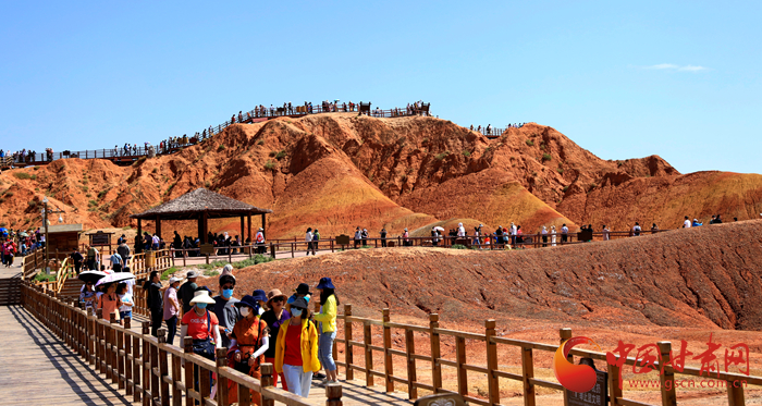 端午假期張掖共接待游客87.05萬人次，實(shí)現(xiàn)旅游收入4.64億元