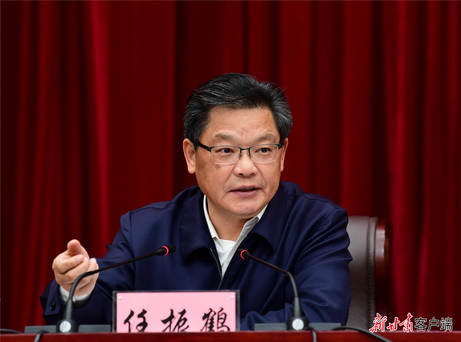 任振鶴在全省新型城鎮(zhèn)化工作推進(jìn)會(huì)議上強(qiáng)調(diào)：凝心聚力抓落實(shí)、蹄疾步穩(wěn)向前進(jìn)，奮力推進(jìn)新型城鎮(zhèn)化建設(shè)再上新臺(tái)階