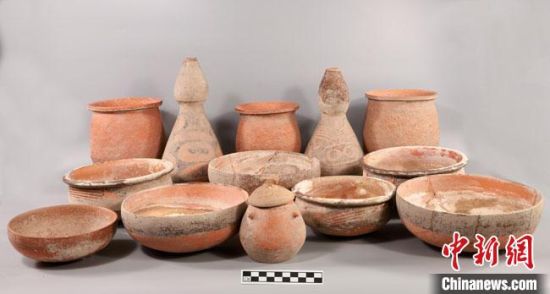 圖為圪垯川遺址出土的器物組合。(資料圖) 甘肅省文物局供圖