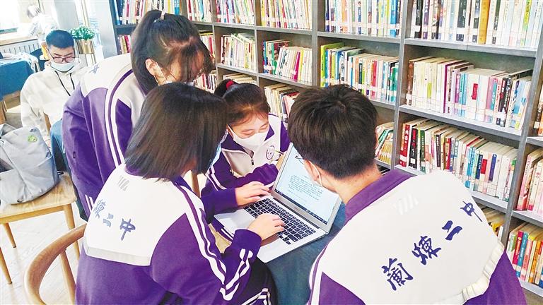 歷時(shí)1年創(chuàng)作14.5萬(wàn)字歷史人物小說(shuō)《汴京憶》 蘭州這6名高中生超棒