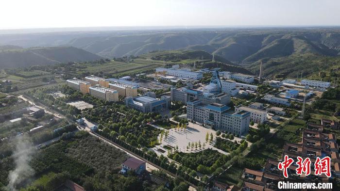 圖為華能正寧核桃峪煤礦廠區(qū)。(資料圖) 慶陽(yáng)市委宣傳部供圖