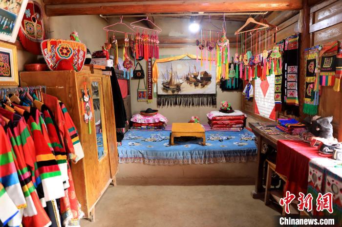 圖為土族文化展示?！⊙Φ?攝