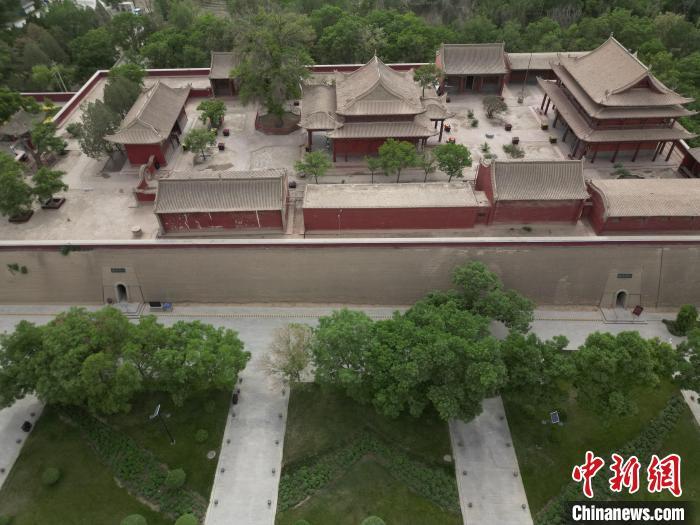 5月16日，航拍下的雷臺(tái)漢墓墓室入口。戴文昌　攝