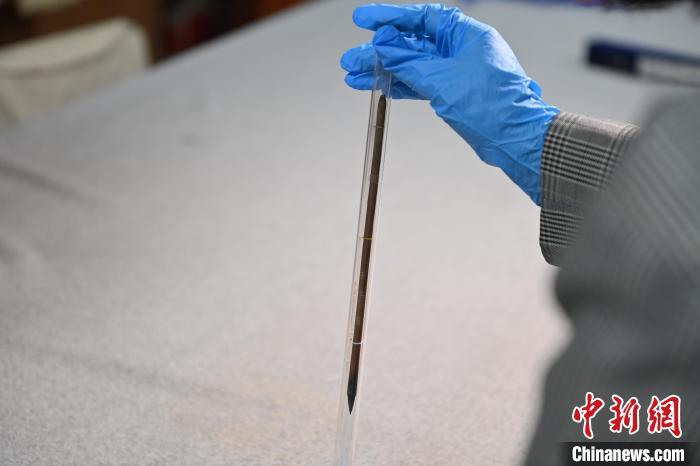 2024年5月7日，甘肅省博物館館藏國寶級文物“白馬作”毛筆。李亞龍　攝